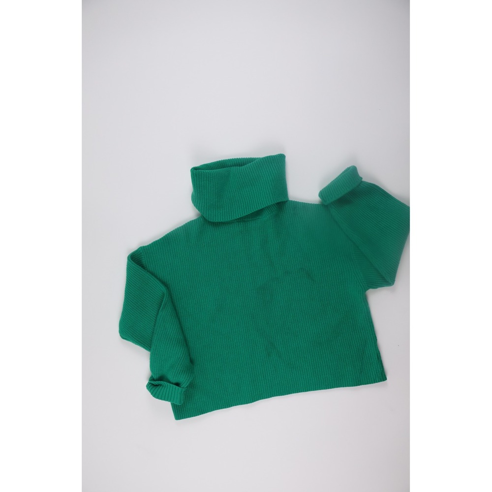 NIA Turtleneck Sweater Ribbed Knit Medium Green Cropped Casual Cozy Fall Winter